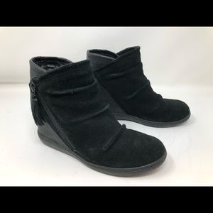 SKECHERS Secretly Sassy boot.